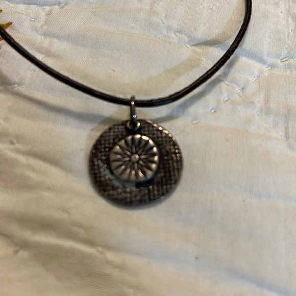 Leather and pewter pendant - Picture 2 of 7